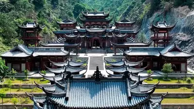 浮生应作长歌行